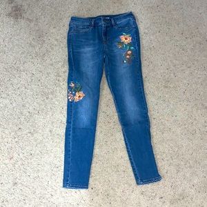Mid rise skinny jeans